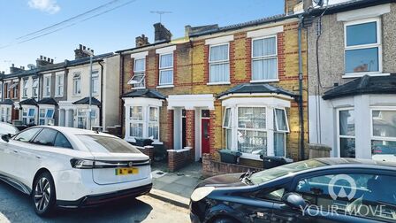 Havelock Road, 3 bedroom Mid Terrace House to rent, &pound;1,700 pcm