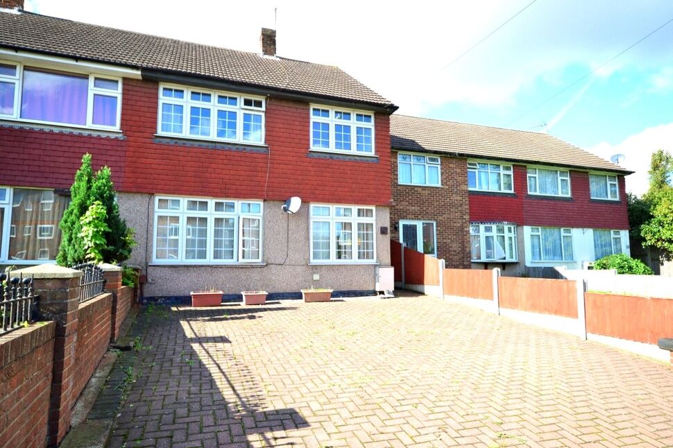 Main image of 3 bedroom Semi Detached House to rent, Springhead Road, Northfleet, Kent, DA11