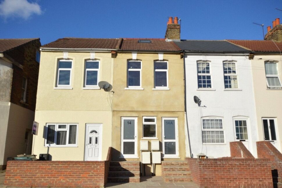 Main image of 1 bedroom Flat to rent, Dover Road East, Gravesend, Kent, DA11
