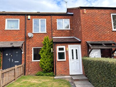 Apsledene, 3 bedroom Mid Terrace House to rent, &pound;1,600 pcm