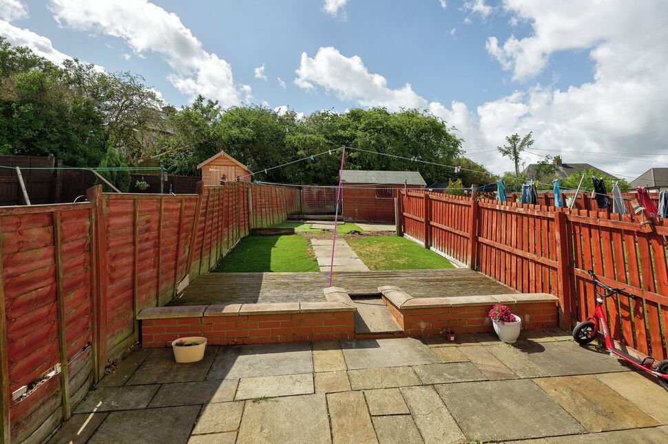 2 bedroom Mid Terrace House for sale, Backmuir Road, Hamilton, ML3 £