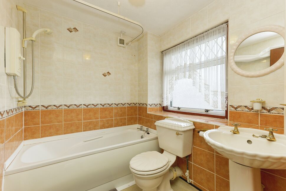 4 bedroom Detached House for sale, The Lairs, Blackwood, ML11 £165,000