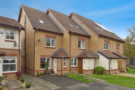 Berryknowes Drive, 3 bedroom End Terrace House for sale, £195,000