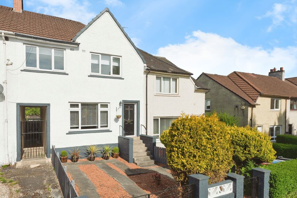 3 bedroom Mid Terrace House for sale