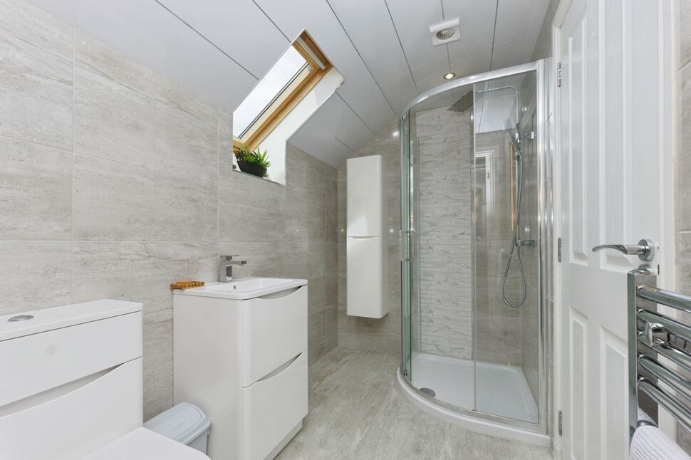 En-Suite Bathroom