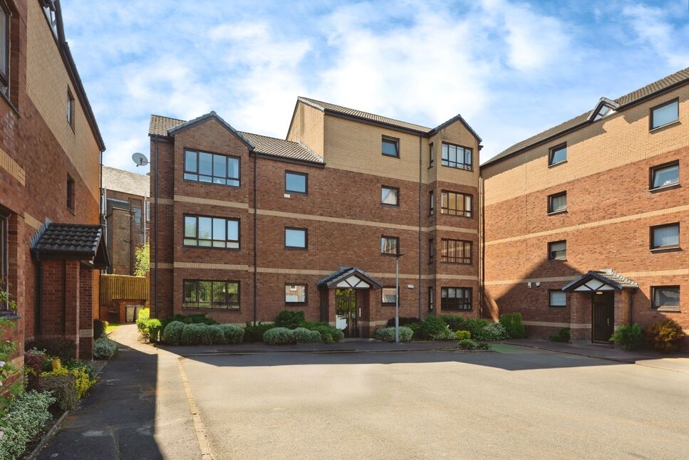 Main image of 2 bedroom  Flat for sale, Kemp Court, Hamilton, South Lanarkshire, ML3