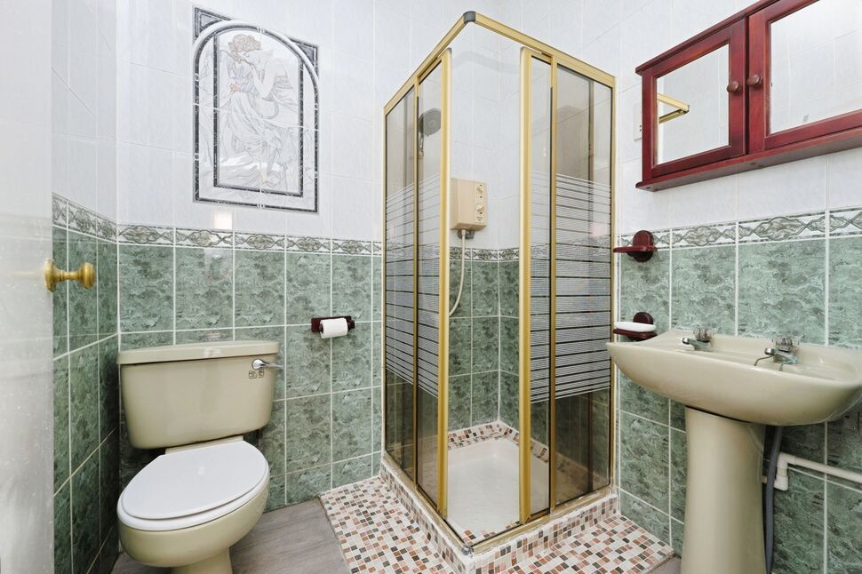 Basement En-Suite