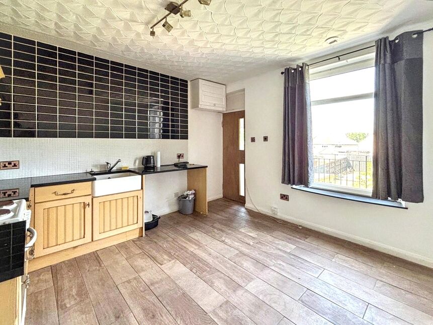 Living / Kitchen