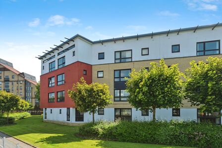 Mavisbank Gardens, 2 bedroom  Flat for sale, £190,000