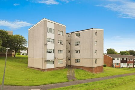 Mull, 2 bedroom  Flat for sale, £85,000