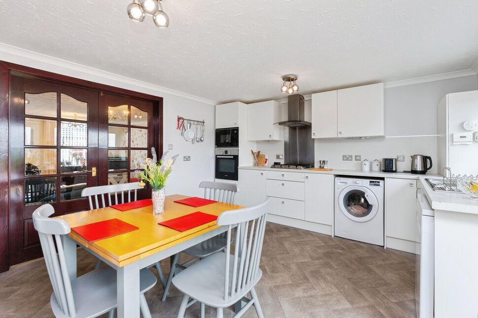 Kitchen / Dining