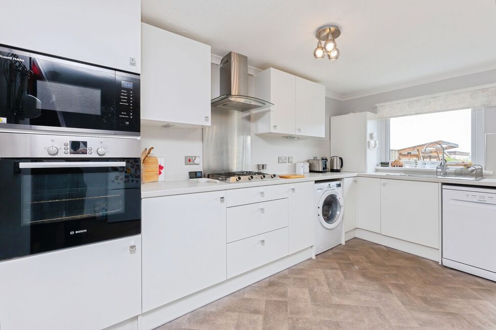 Kitchen / Dining