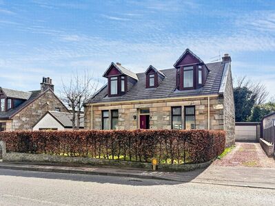 Auchinraith Road, 3 bedroom Detached House for sale, &pound;270,000