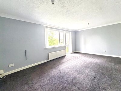 Lindores Drive, 2 bedroom Flat for sale, &pound;95,000