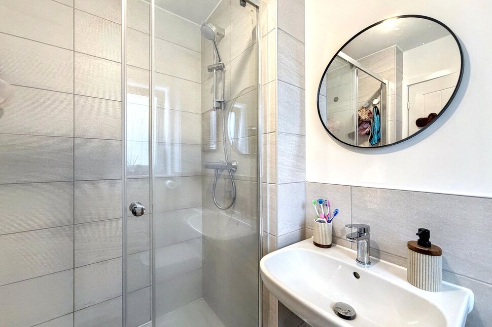 En-Suite Bathroom