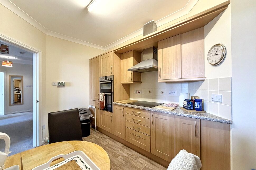 Kitchen / Dining Area