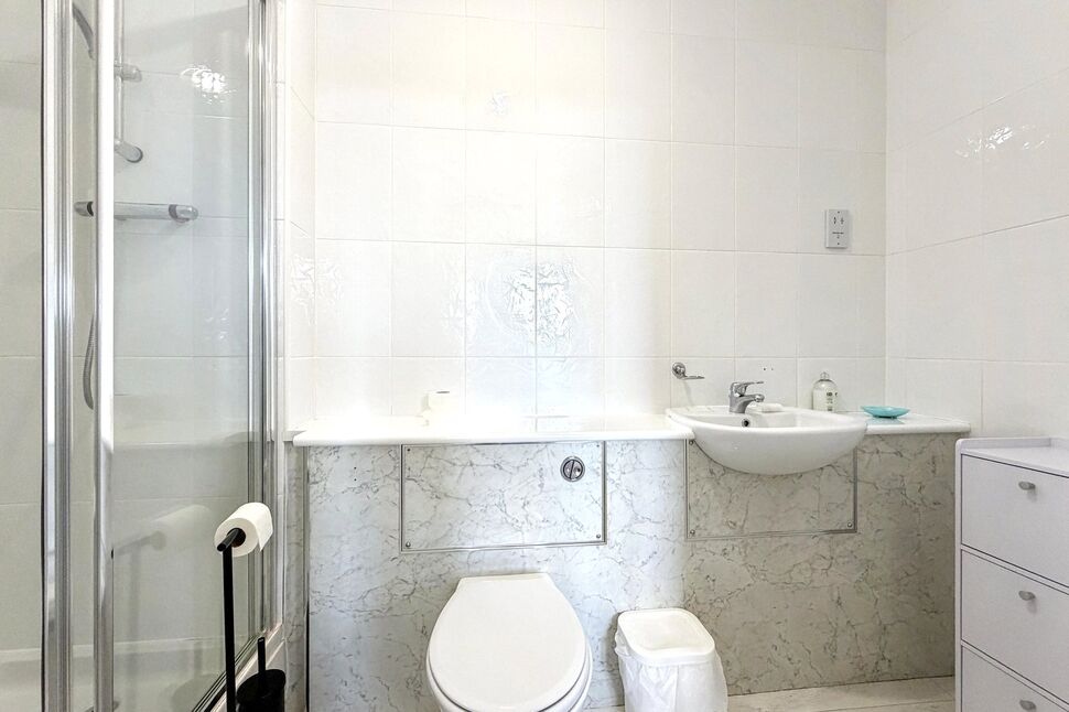 En-Suite Bathroom
