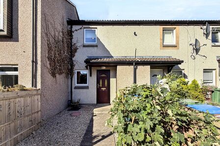2 bedroom Mid Terrace House for sale