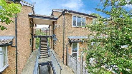 2 bedroom  Flat to rent