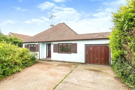 Church Lane, 2 bedroom Detached Bungalow to rent, £1,600 pcm