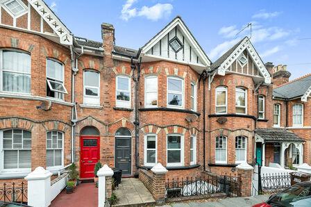 Milward Road, 2 bedroom  Flat to rent, £1,100 pcm