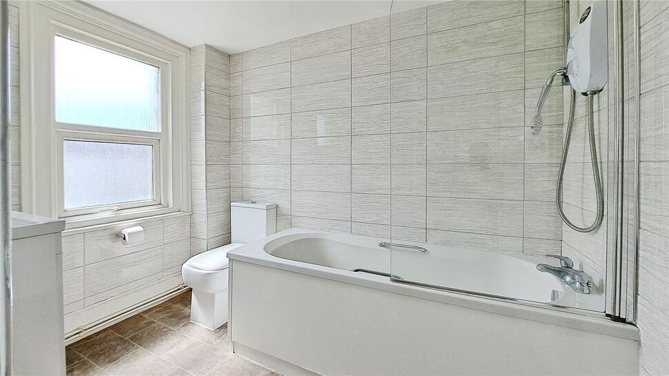 En-Suite Bathroom / Wc
