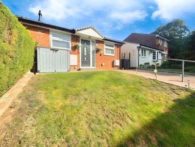 Douce Grove, 2 bedroom Semi Detached Bungalow for sale, £290,000