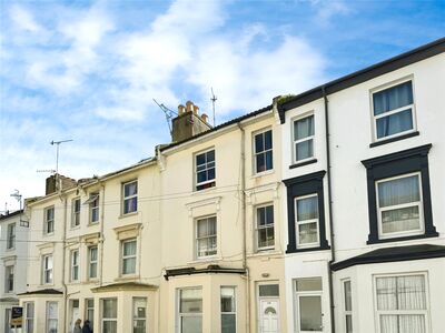 Earl Street, 2 bedroom  Flat for sale, £135,000