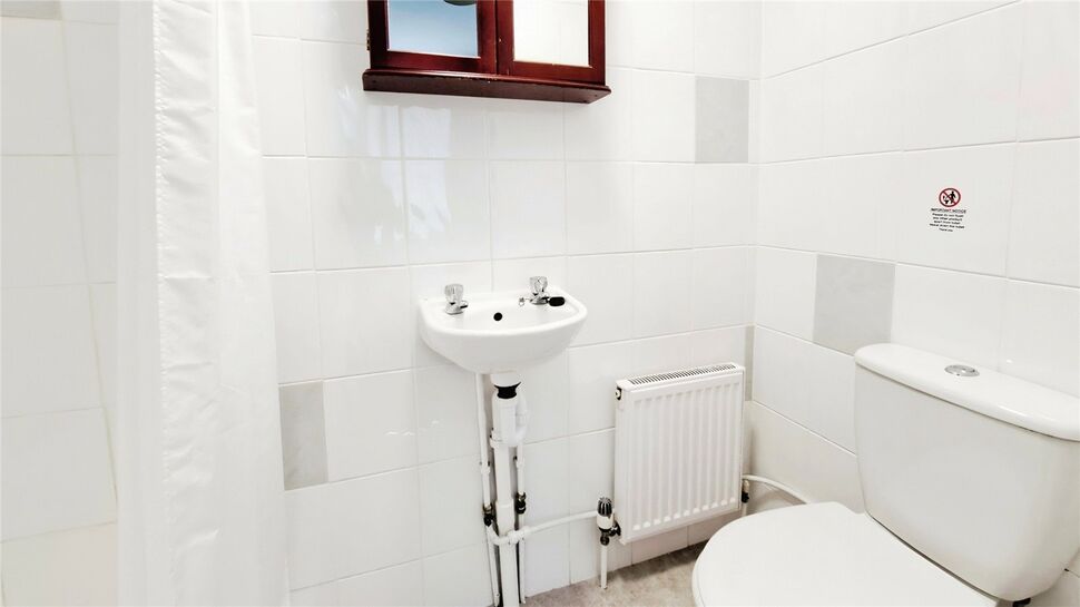 En-Suite Shower Room / Wc