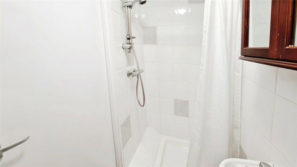 En-Suite Shower Room / Wc
