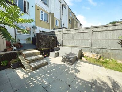 2 bedroom  Flat for sale