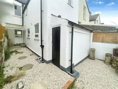 3 bedroom Mid Terrace House for sale