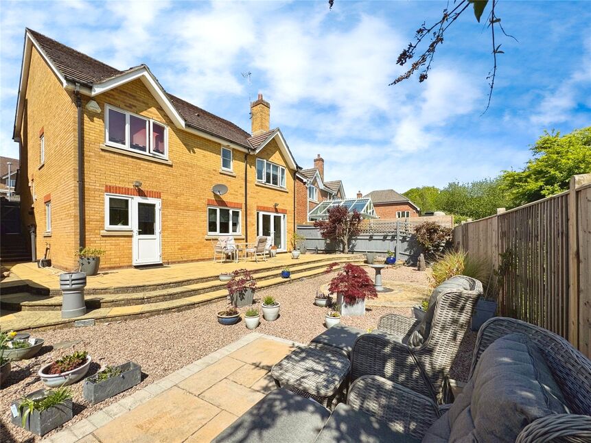 5 bedroom Detached House for sale