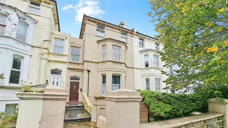 London Road, 1 bedroom Property to rent, &pound;700 pcm