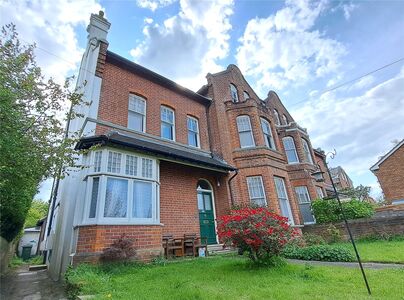 3 bedroom  Flat to rent