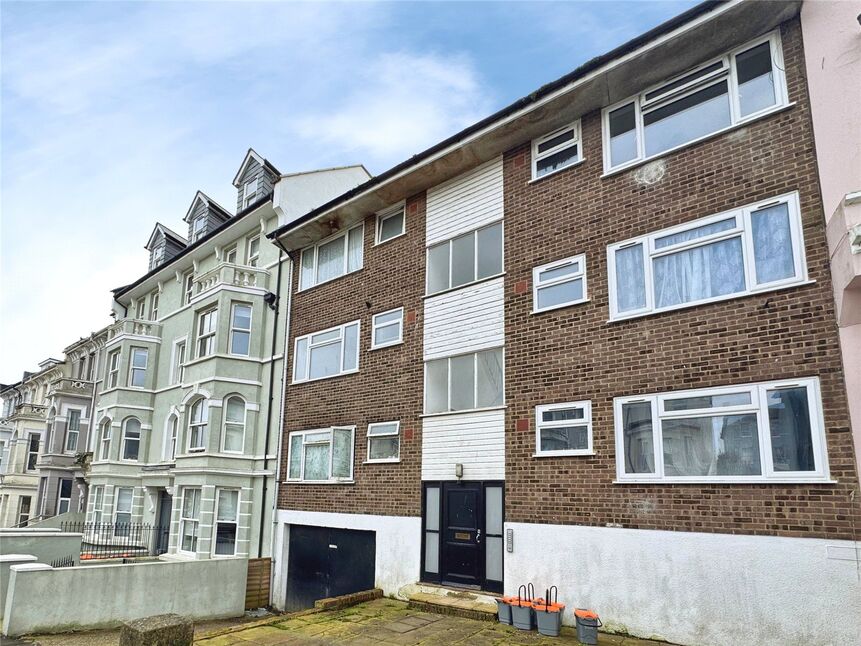 2 bedroom Flat for sale