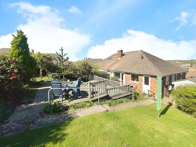 Park Avenue, 2 bedroom Semi Detached Bungalow for sale, £295,000