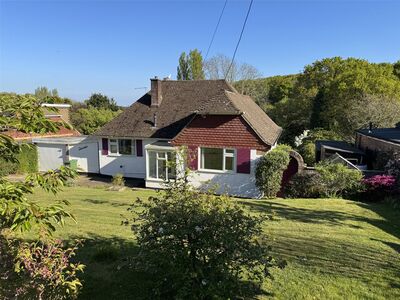 Farley Way, 2 bedroom Detached Bungalow for sale, £420,000