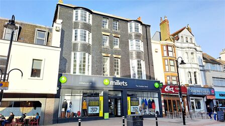 York Gardens, 1 bedroom  Flat to rent, £900 pcm