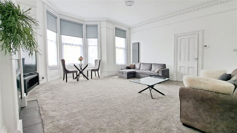 Lounge / Dining Room