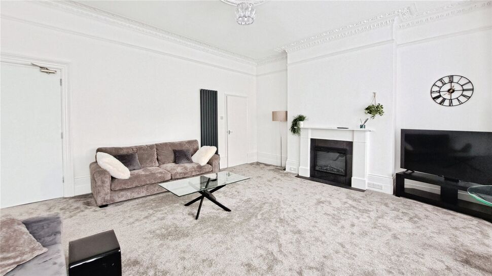 Lounge / Dining Room