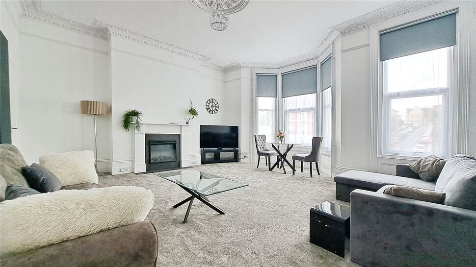 Lounge / Dining Room