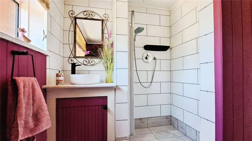 Shower Room / Wc