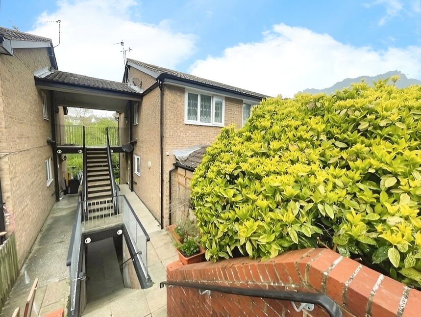 Main image of 2 bedroom Flat for sale, Pinders Road, Hastings, East Sussex, TN35
