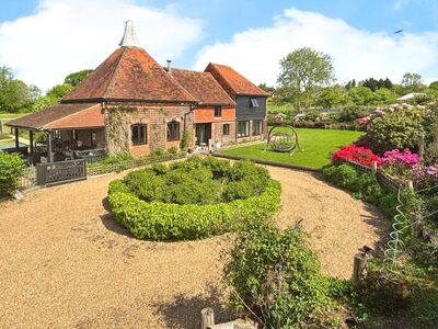 Guestling, 6 bedroom Detached House for sale, £1,450,000