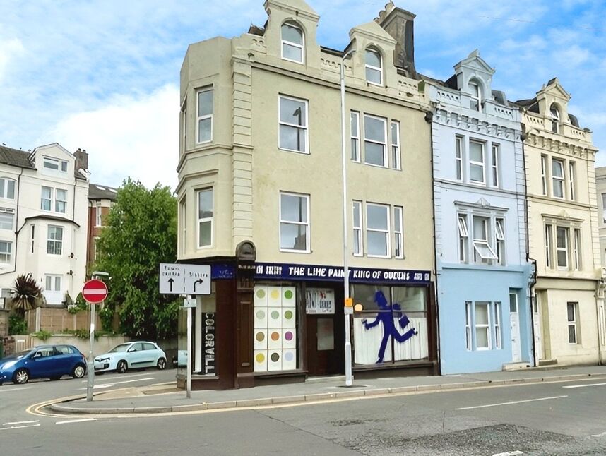 4 bedroom End Terrace House for sale