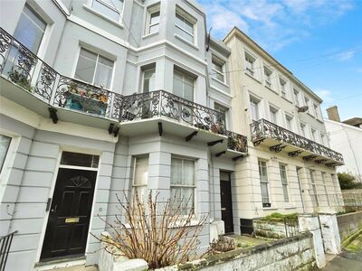 Magdalen Road, 2 bedroom Flat for sale, &pound;95,000