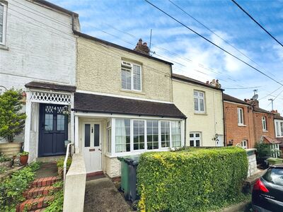 2 bedroom Mid Terrace House for sale