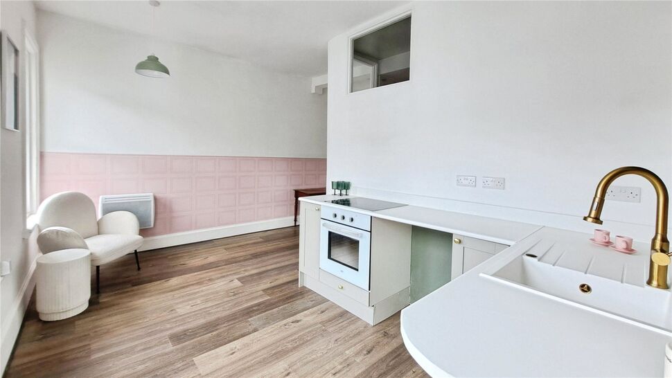Living Room / Kitchen