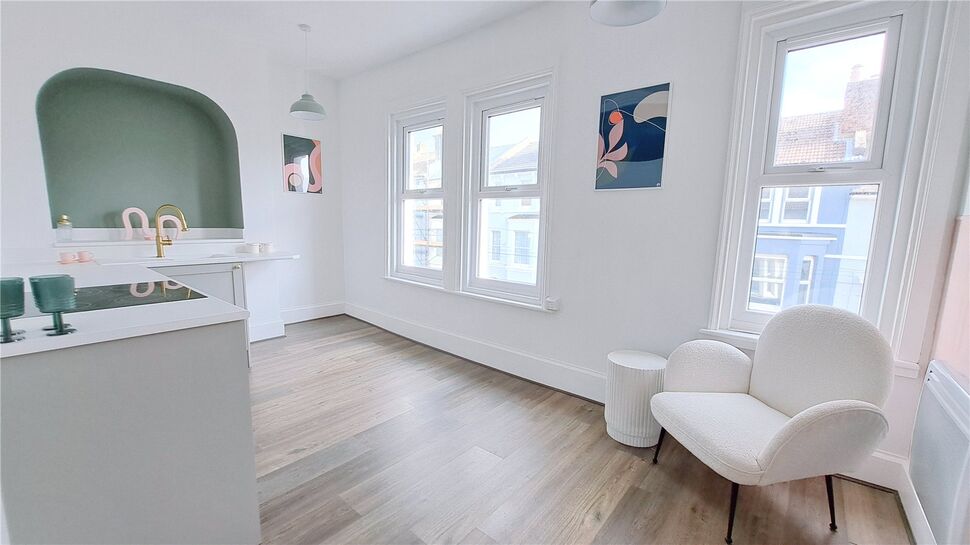 Living Room / Kitchen